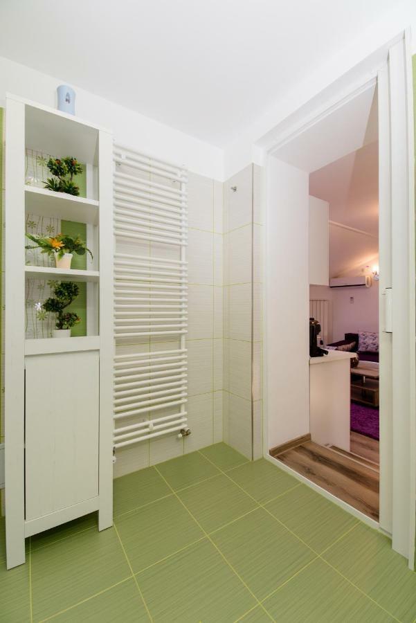 Queen Holiday Apartment Bucareste Exterior foto