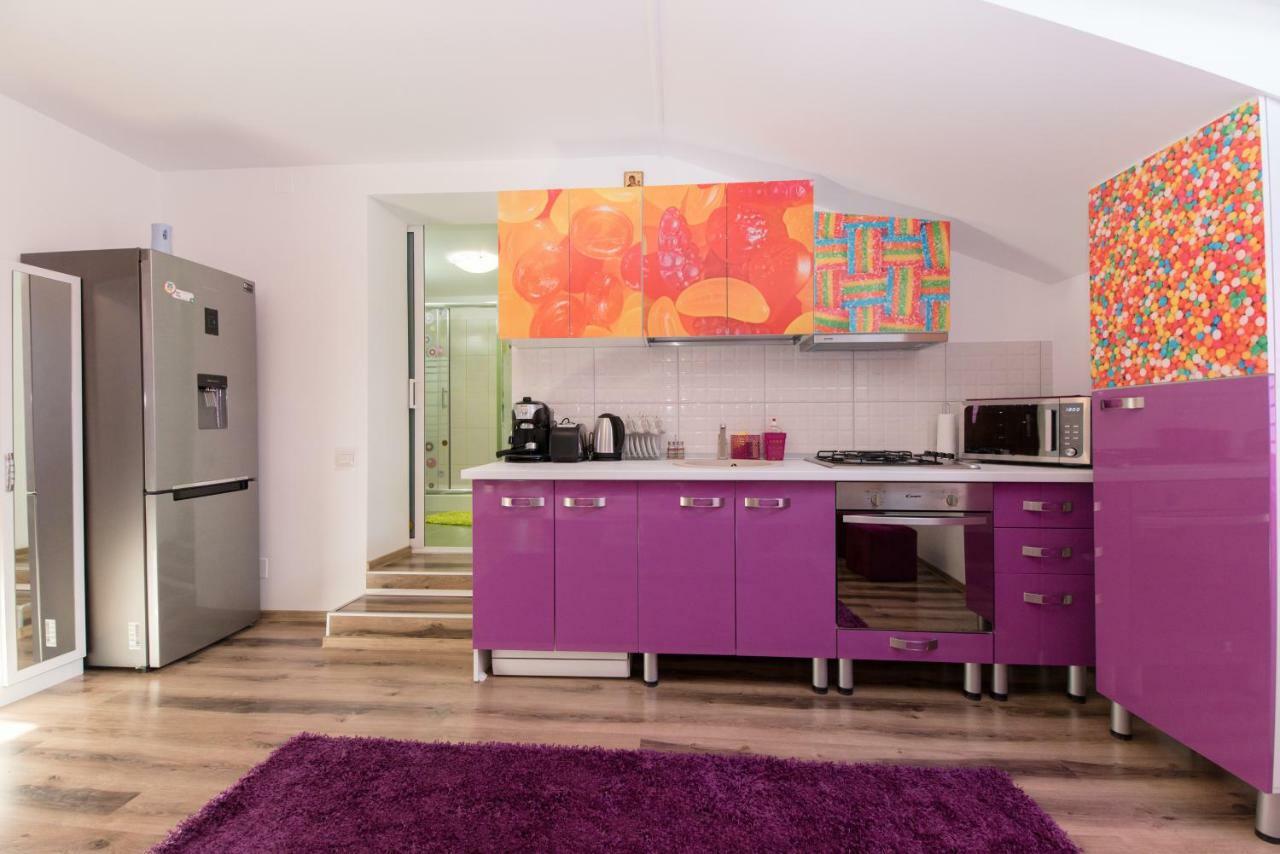 Queen Holiday Apartment Bucareste Exterior foto